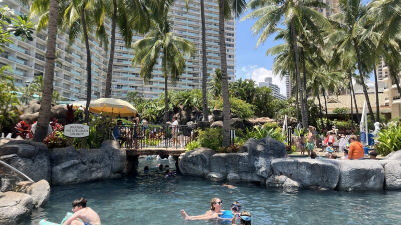 ヒルトンハワイアンビレッジグランドアイランダーペントハウス3ベッドルーム子連れレビュー(3世代旅行)パラダイスプール